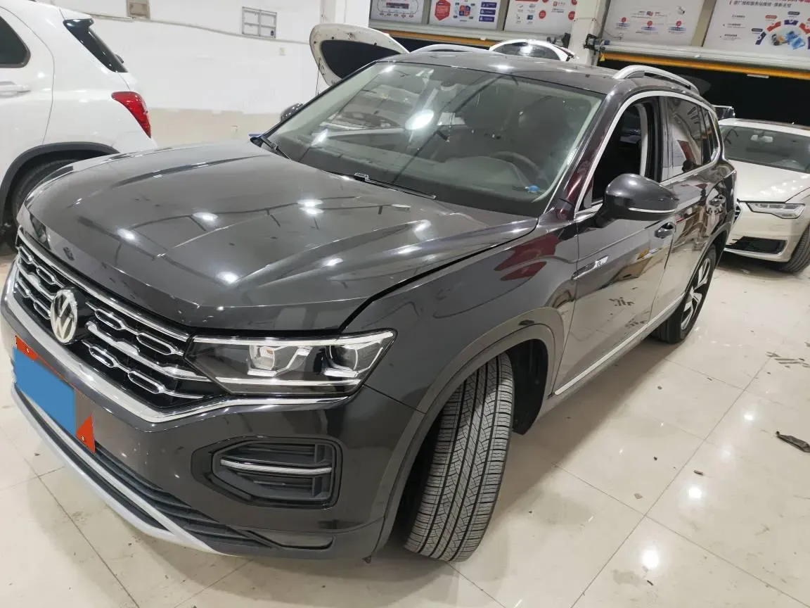 2019 Jeep Cherokee 2.0T 234HP L4 9AT,autocango,china used car exporter,china ev exporter,chinese used car exporter,chinese used ev exporter