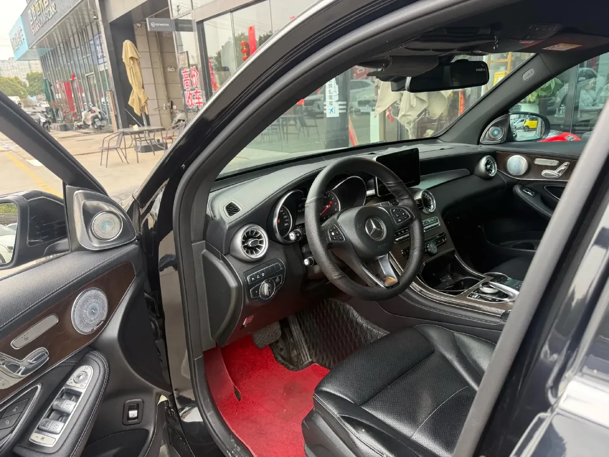 2019 Jeep Cherokee 2.0T 234HP L4 9AT,autocango,china used car exporter,china ev exporter,chinese used car exporter,chinese used ev exporter