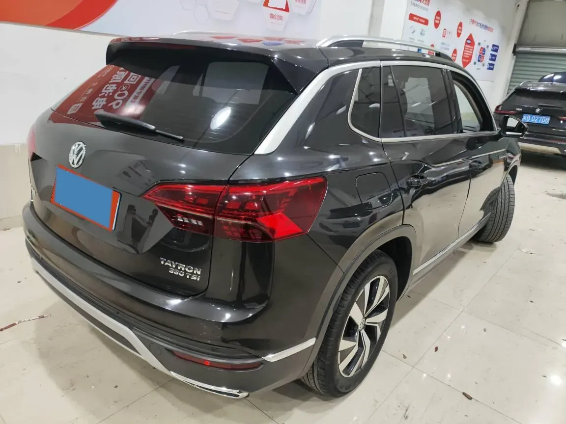 2019 Jeep Cherokee 2.0T 234HP L4 9AT,autocango,china used car exporter,china ev exporter,chinese used car exporter,chinese used ev exporter