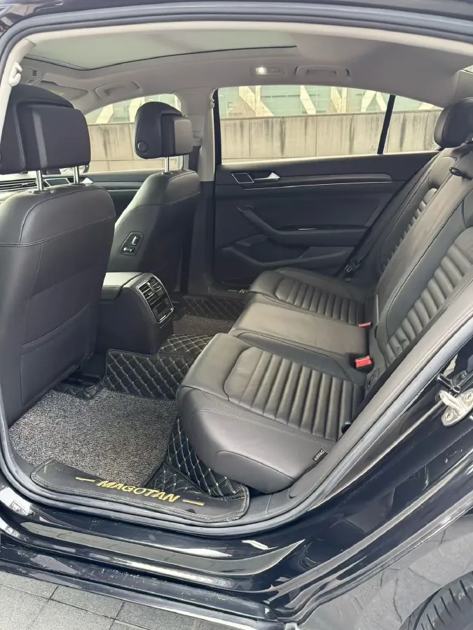 2019 Volkswagen Magotan 2.0T 186HP L4 7DCT,autocango,china used car exporter,china ev exporter,chinese used car exporter,chinese used ev exporter