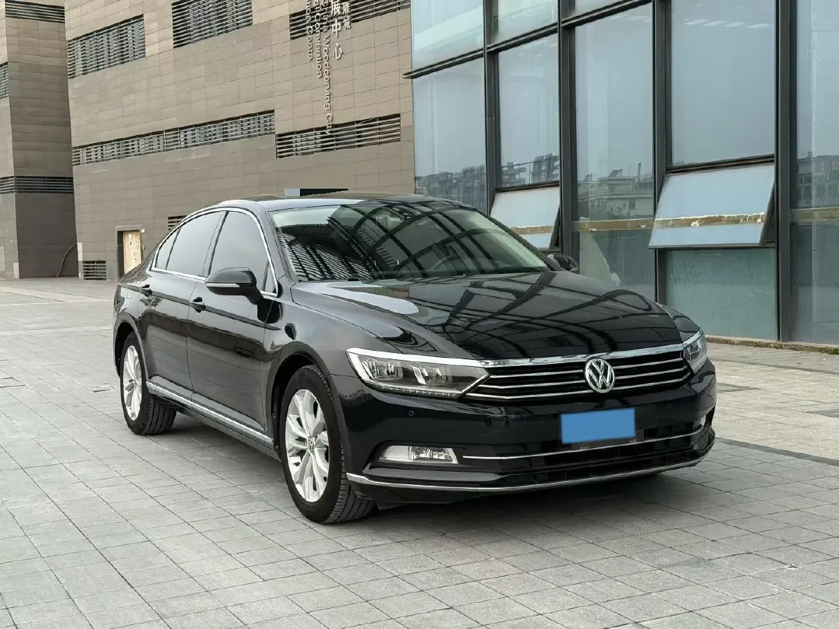 2019 Volkswagen Magotan 2.0T 186HP L4 7DCT,autocango,china used car exporter,china ev exporter,chinese used car exporter,chinese used ev exporter