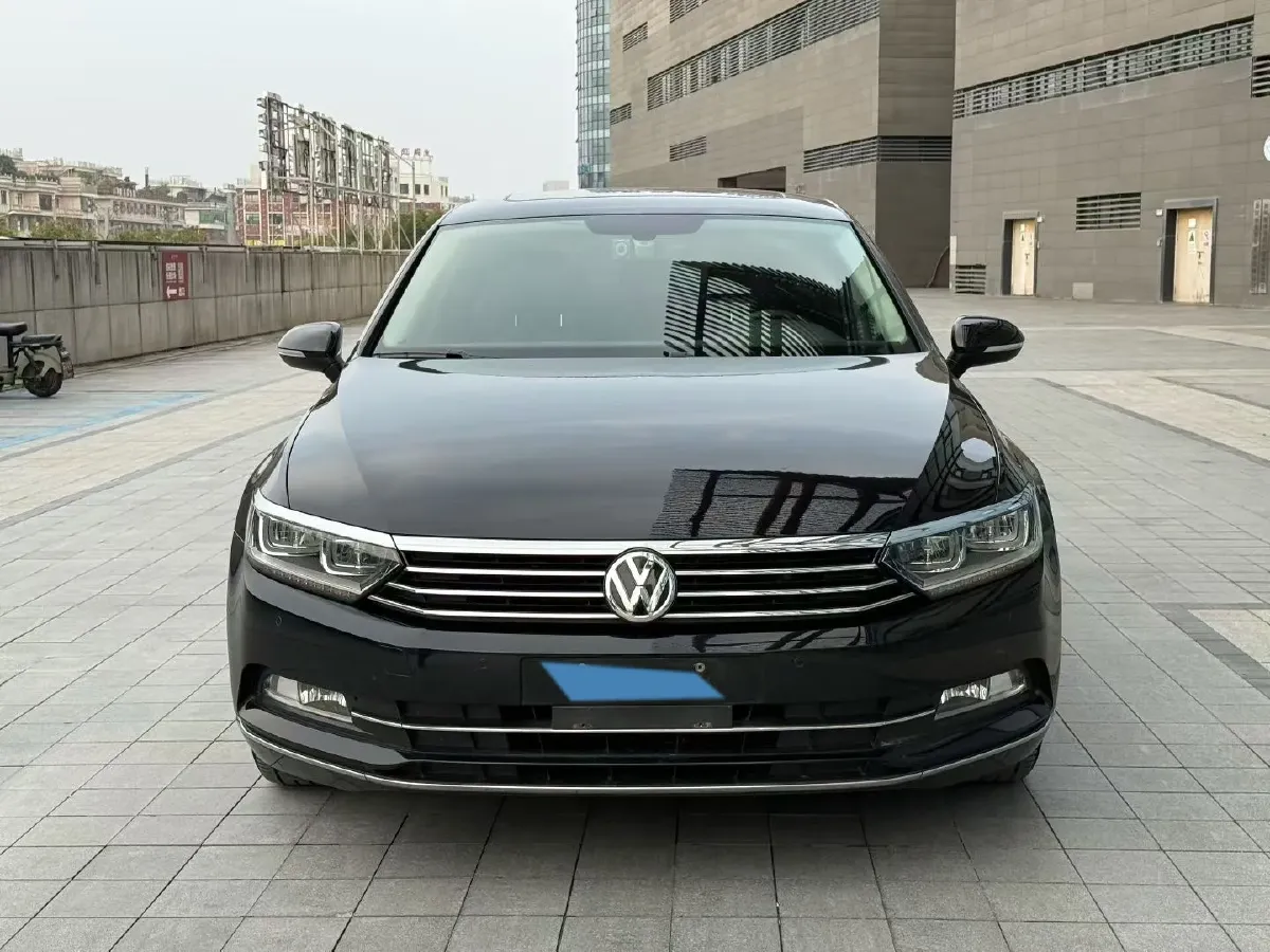 2019 Volkswagen Magotan 2.0T 186HP L4 7DCT,autocango,china used car exporter,china ev exporter,chinese used car exporter,chinese used ev exporter