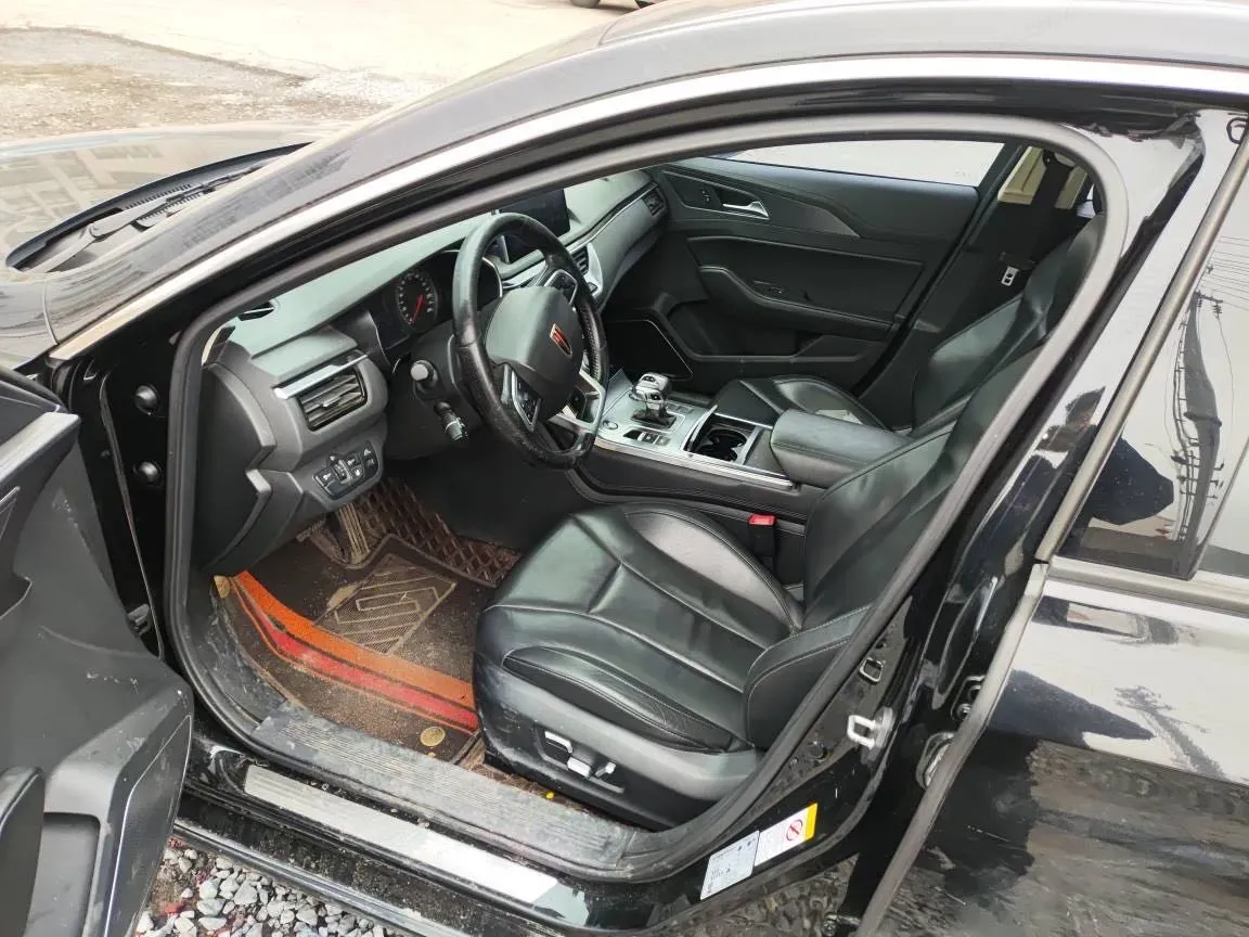 2020 HongQi H5 1.8T 197HP L4 6AT,autocango,china used car exporter,china ev exporter,chinese used car exporter,chinese used ev exporter
