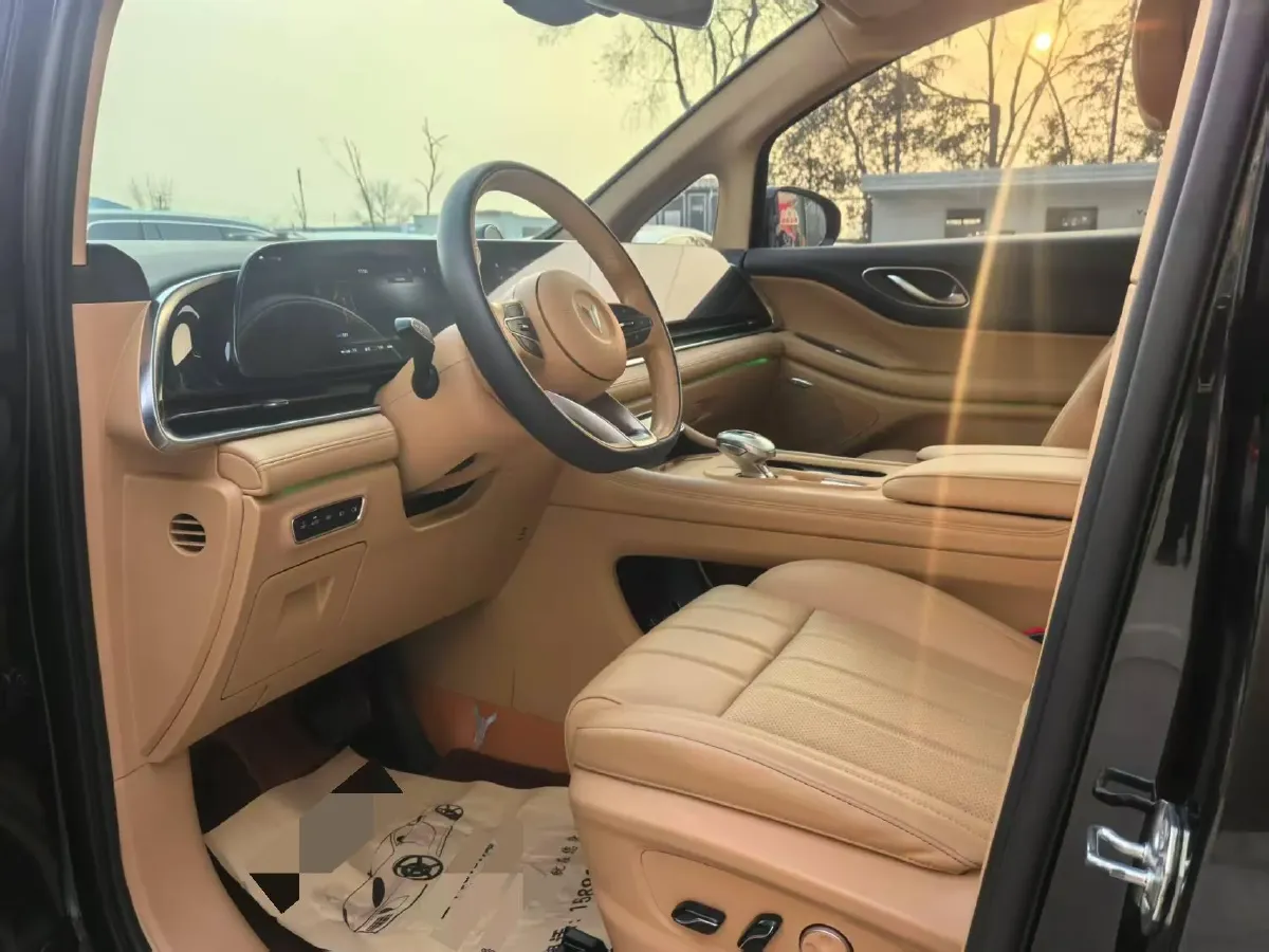 2022 Voyah Dream 1.5T 136HP L4 PHEV 25.57KWH,autocango,china used car exporter,china ev exporter,chinese used car exporter,chinese used ev exporter