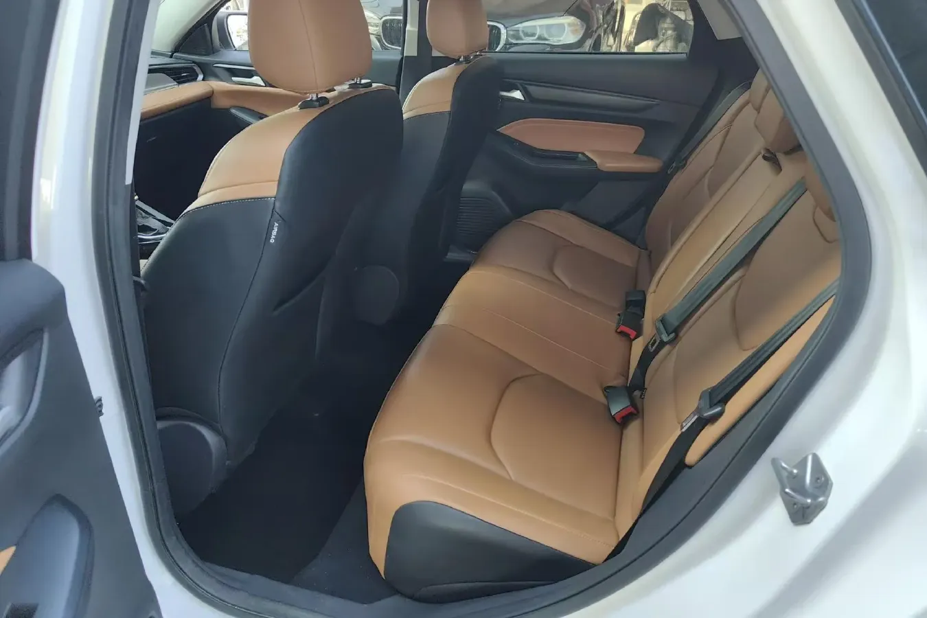 2021 Ford Escort 1.5L 122HP L3 6AT,autocango,china used car exporter,china ev exporter,chinese used car exporter,chinese used ev exporter