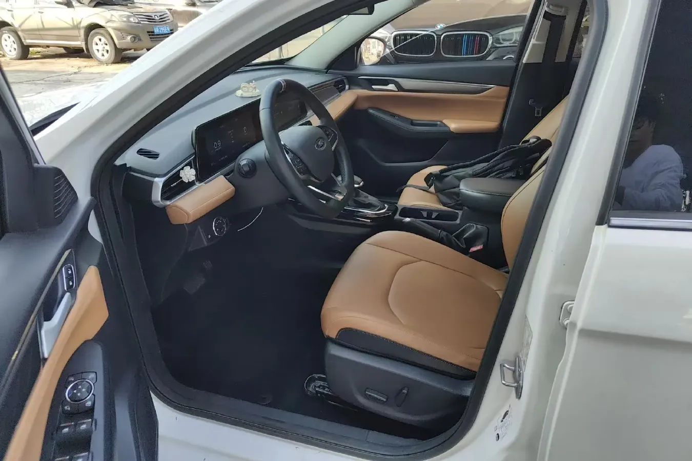 2021 Ford Escort 1.5L 122HP L3 6AT,autocango,china used car exporter,china ev exporter,chinese used car exporter,chinese used ev exporter