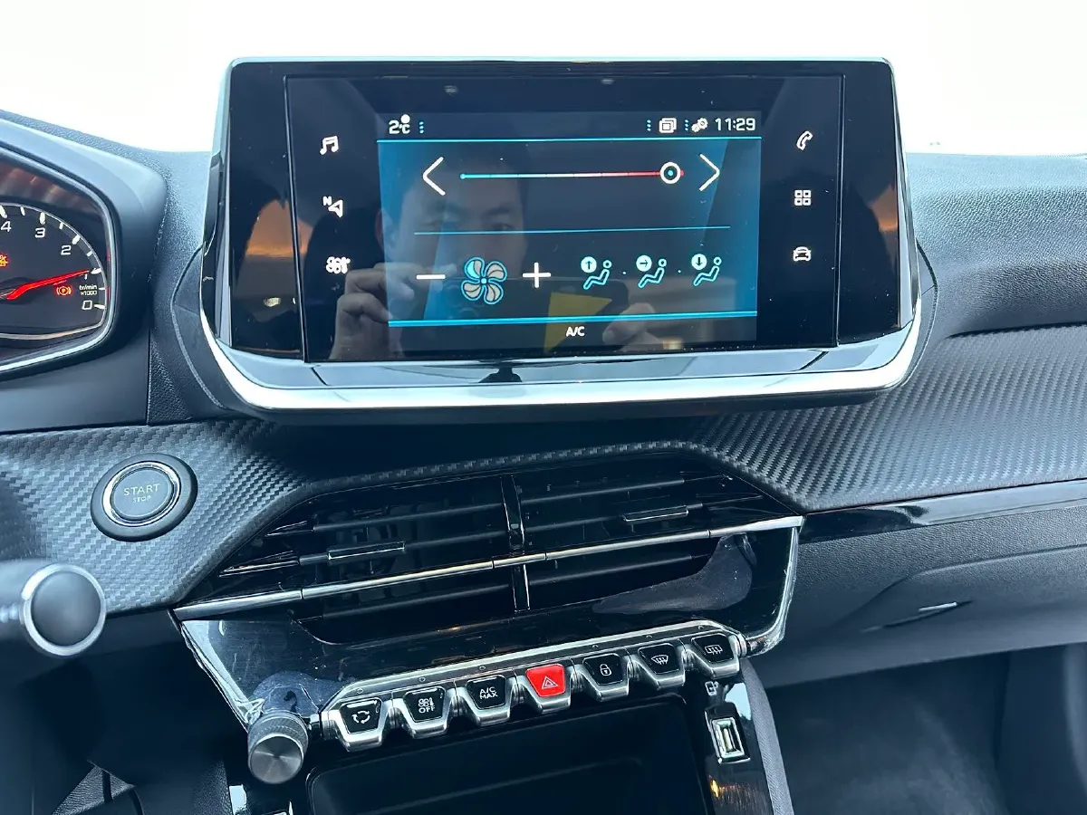 2022 Peugeot 2008 1.2T 136HP L3 6DCT,autocango,china used car exporter,china ev exporter,chinese used car exporter,chinese used ev exporter