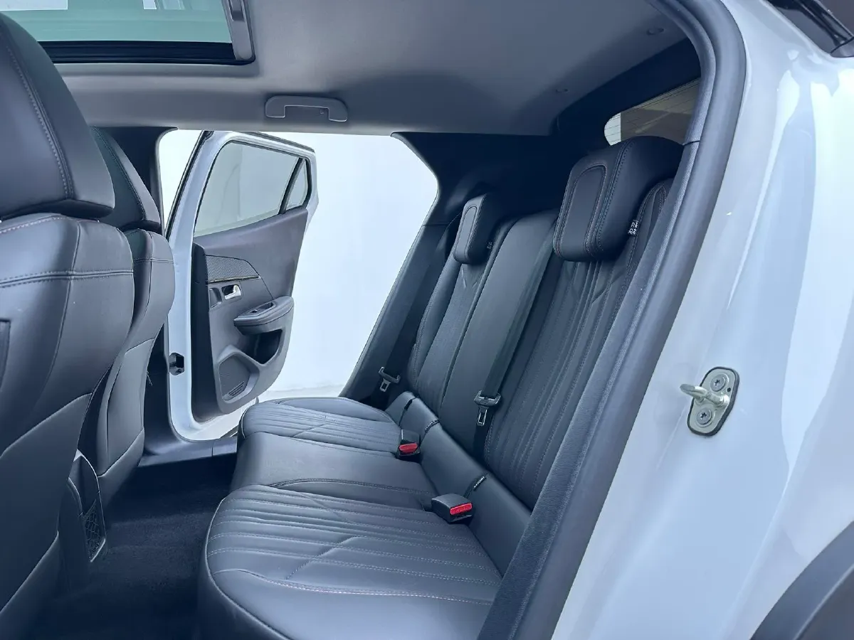 2022 Peugeot 2008 1.2T 136HP L3 6DCT,autocango,china used car exporter,china ev exporter,chinese used car exporter,chinese used ev exporter