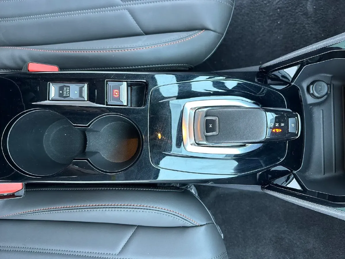 2022 Peugeot 2008 1.2T 136HP L3 6DCT,autocango,china used car exporter,china ev exporter,chinese used car exporter,chinese used ev exporter