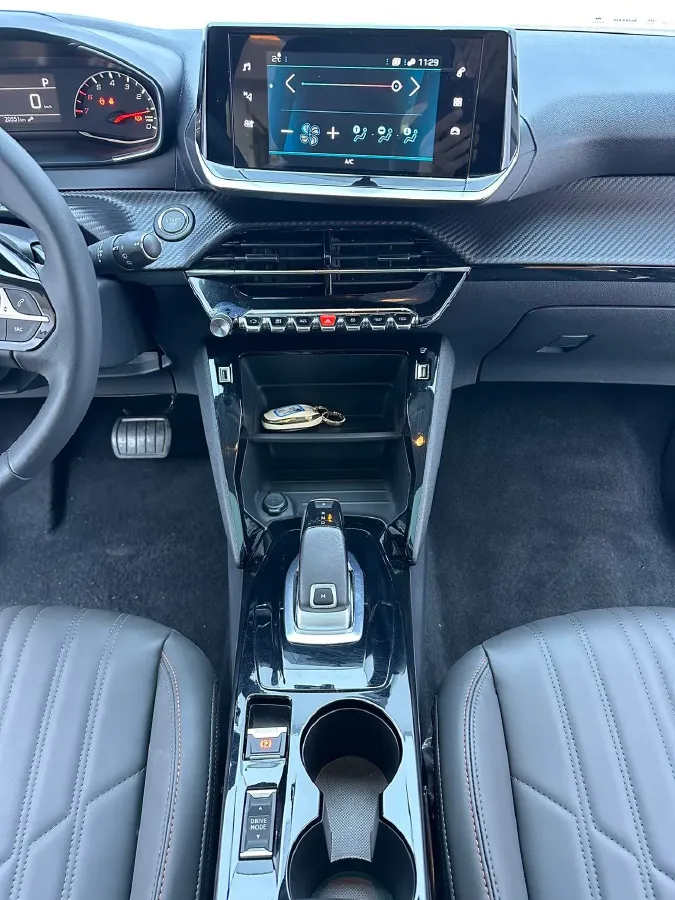 2022 Peugeot 2008 1.2T 136HP L3 6DCT,autocango,china used car exporter,china ev exporter,chinese used car exporter,chinese used ev exporter