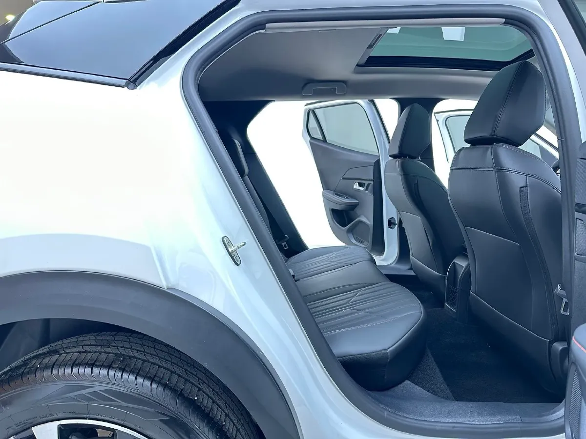 2022 Peugeot 2008 1.2T 136HP L3 6DCT,autocango,china used car exporter,china ev exporter,chinese used car exporter,chinese used ev exporter