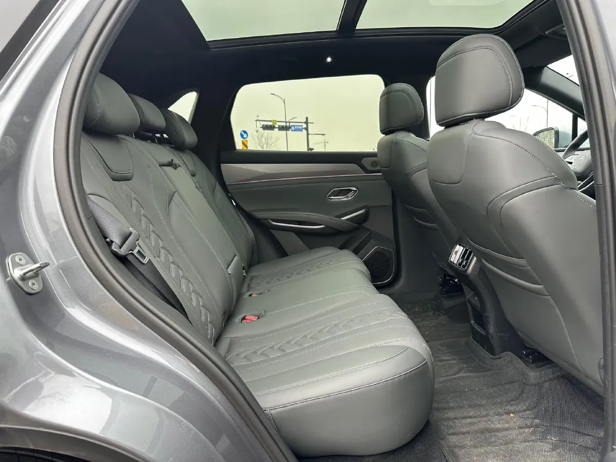 2025 BYD SongL DM-i 1.5L 101HP L4 E-CVT PHEV 18.3KWH,autocango,china used car exporter,china ev exporter,chinese used car exporter,chinese used ev exporter