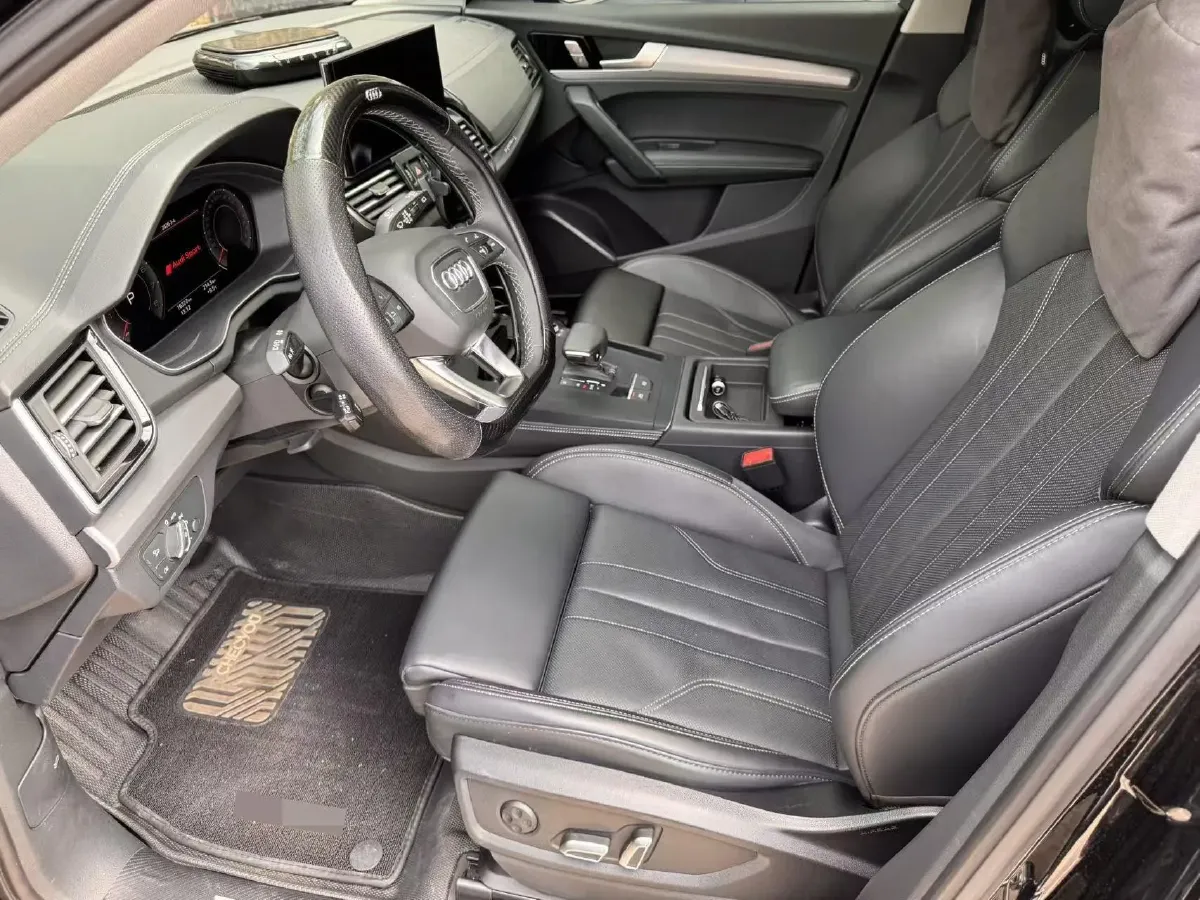 2025 Audi Q5L 2.0T 190HP L4 7DCT,autocango,china used car exporter,china ev exporter,chinese used car exporter,chinese used ev exporter