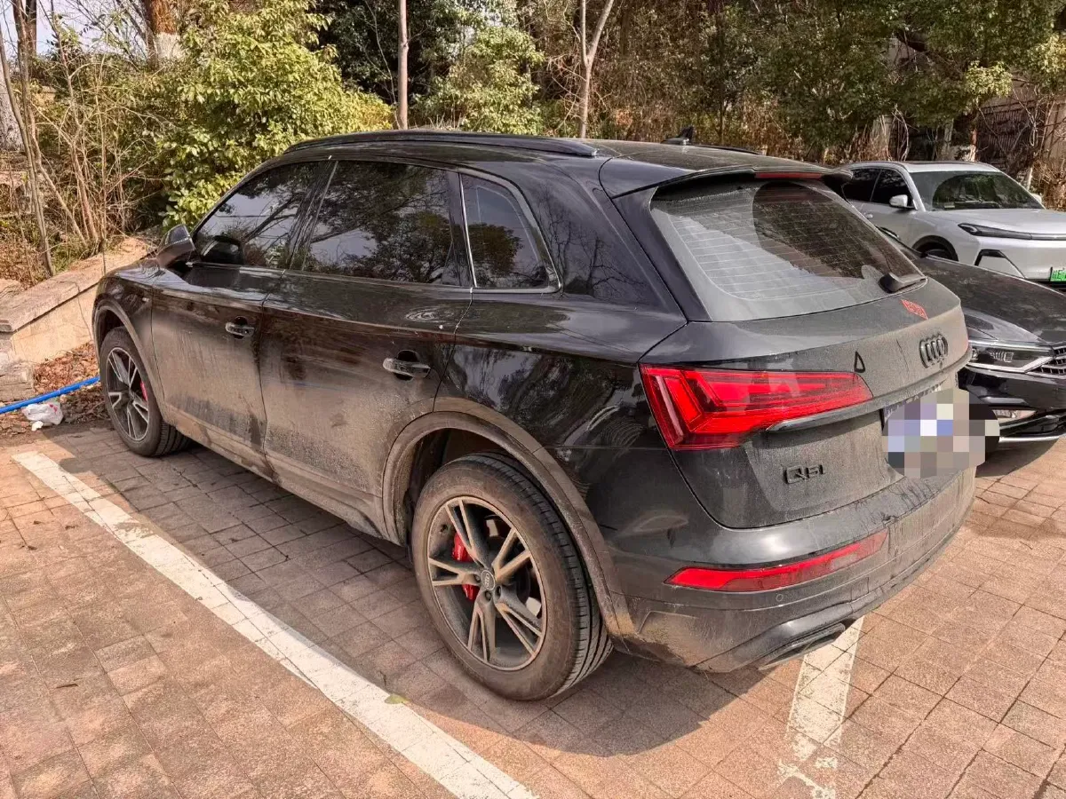 2025 Audi Q5L 2.0T 190HP L4 7DCT,autocango,china used car exporter,china ev exporter,chinese used car exporter,chinese used ev exporter