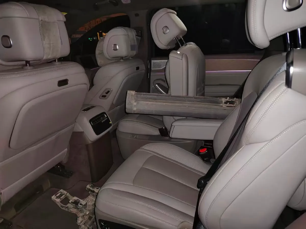 2025 Denza DenzaN9 2.0T 207HP L4 E-CVT PHEV,autocango,china used car exporter,china ev exporter,chinese used car exporter,chinese used ev exporter