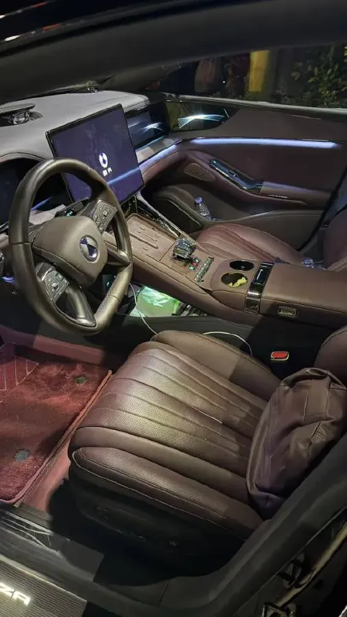 2024 Denza DenzaZ9GT 2.0T 207HP L4 E-CVT PHEV 38.5KWH,autocango,china used car exporter,china ev exporter,chinese used car exporter,chinese used ev exporter