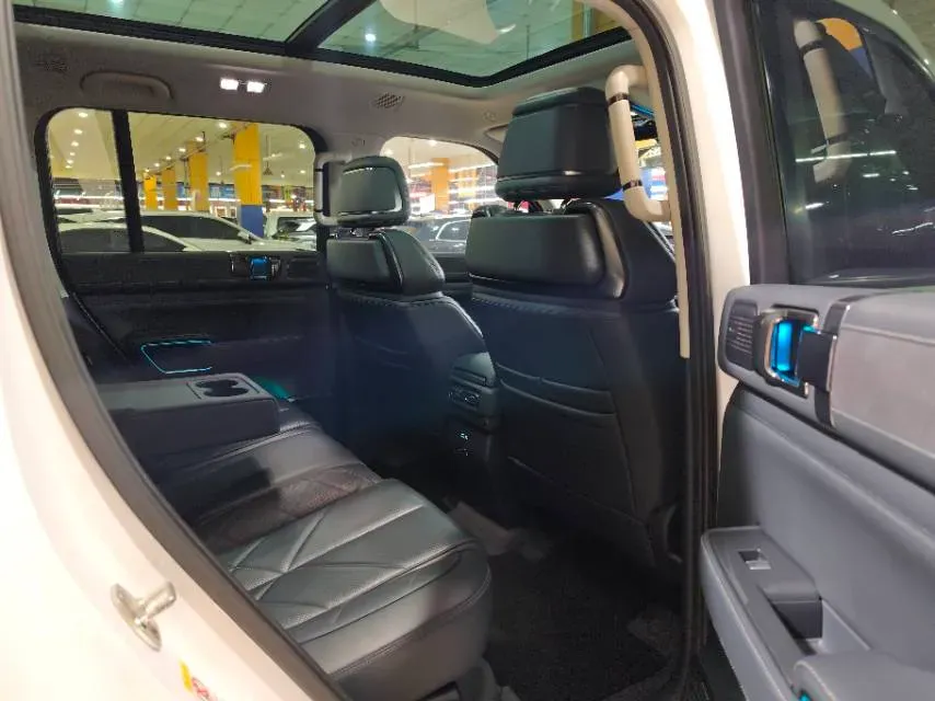 2023 FangChengBao Bao 5 1.5T 194HP L4 E-CVT PHEV 31.8KWH,autocango,china used car exporter,china ev exporter,chinese used car exporter,chinese used ev exporter