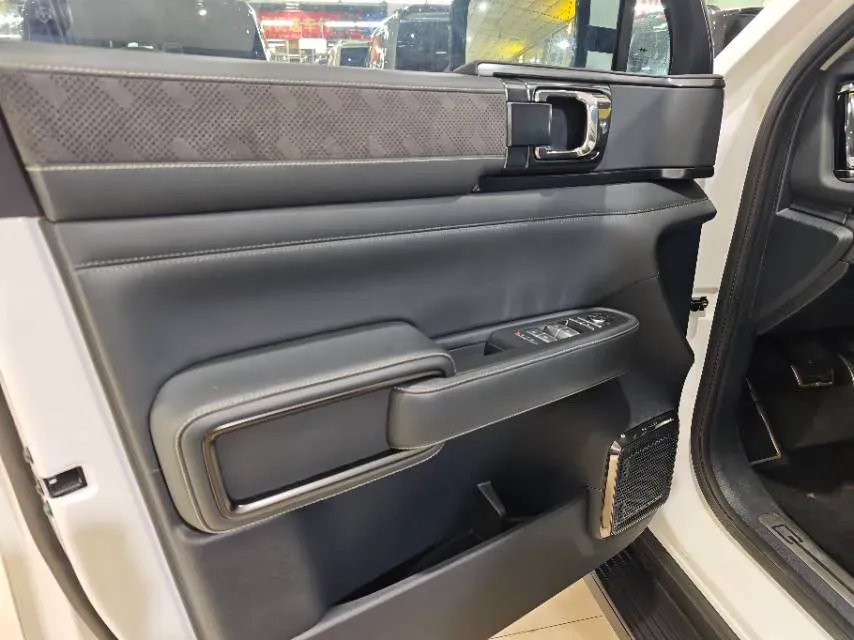 2023 FangChengBao Bao 5 1.5T 194HP L4 E-CVT PHEV 31.8KWH,autocango,china used car exporter,china ev exporter,chinese used car exporter,chinese used ev exporter