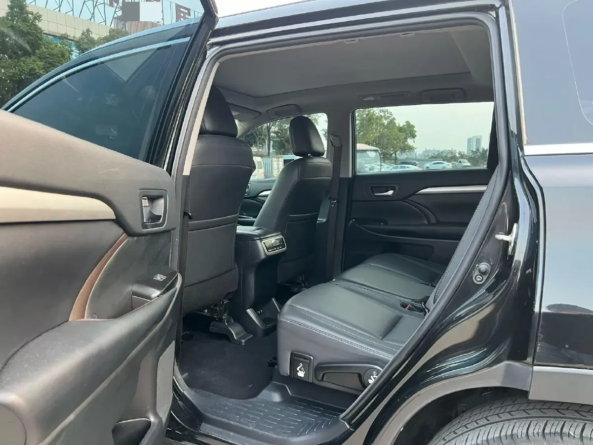 2018 Toyota Highlander 2.0T 220HP L4 6AT,autocango,china used car exporter,china ev exporter,chinese used car exporter,chinese used ev exporter