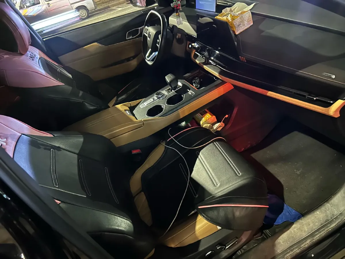 2021 ChangAn UNI-K 2.0T 233HP L4 8AT,autocango,china used car exporter,china ev exporter,chinese used car exporter,chinese used ev exporter