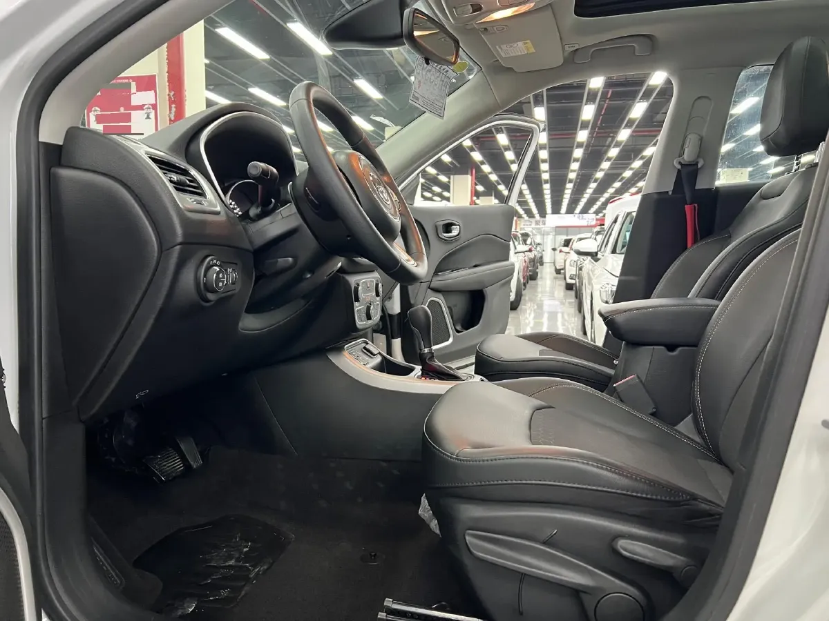 2020 Jeep Compass 1.3T 173HP L4 7DCT,autocango,china used car exporter,china ev exporter,chinese used car exporter,chinese used ev exporter