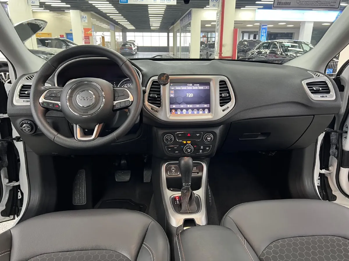 2020 Jeep Compass 1.3T 173HP L4 7DCT,autocango,china used car exporter,china ev exporter,chinese used car exporter,chinese used ev exporter