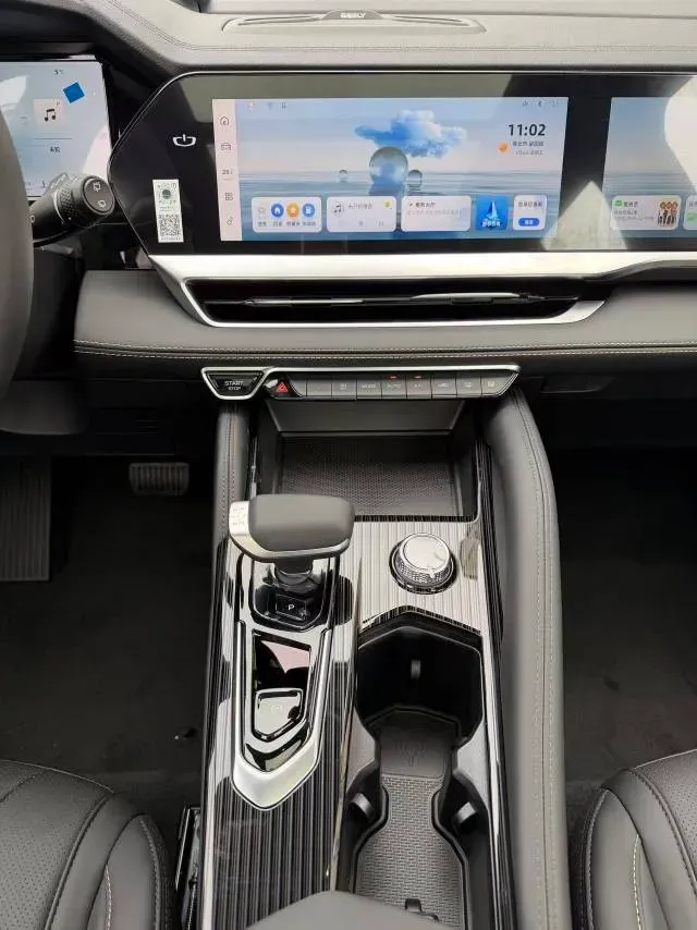 2024 Geely Monjaro 2.0T 218HP L4 7DCT,autocango,china used car exporter,china ev exporter,chinese used car exporter,chinese used ev exporter