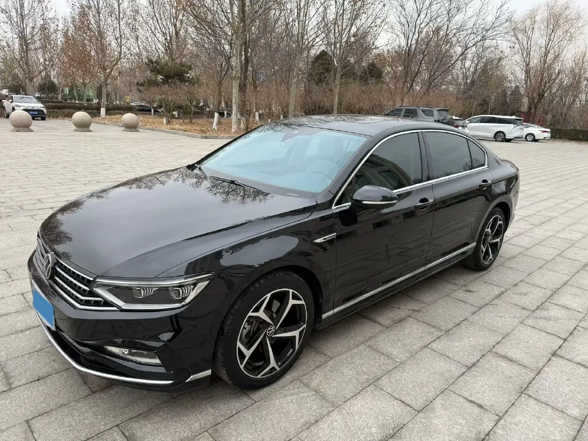 2023 Volkswagen Magotan 2.0T 186HP L4 7DCT,autocango,china used car exporter,china ev exporter,chinese used car exporter,chinese used ev exporter