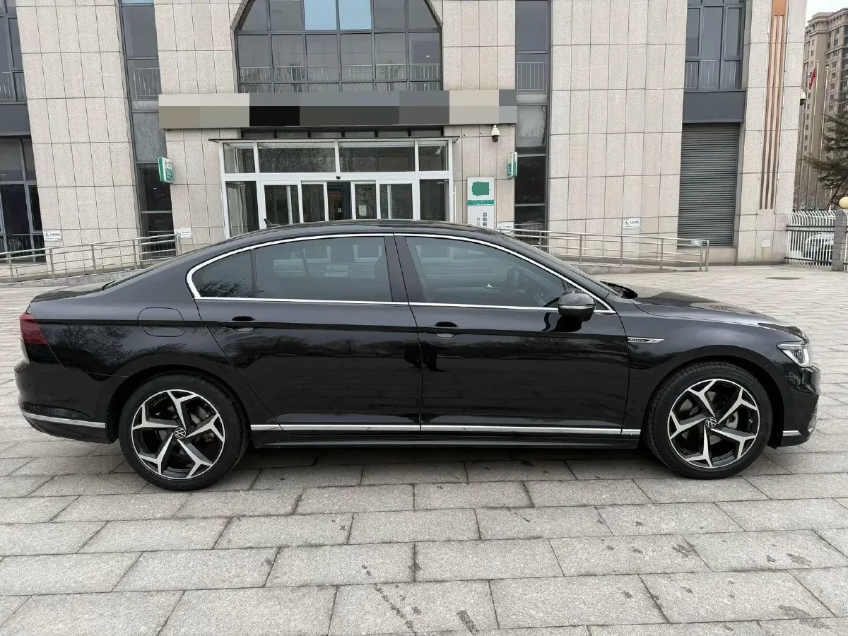 2023 Volkswagen Magotan 2.0T 186HP L4 7DCT,autocango,china used car exporter,china ev exporter,chinese used car exporter,chinese used ev exporter