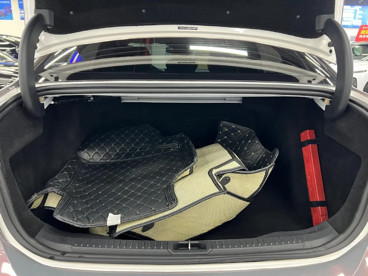 2022 Ford Focus 1.5T 177HP L4 6AT,autocango,china used car exporter,china ev exporter,chinese used car exporter,chinese used ev exporter