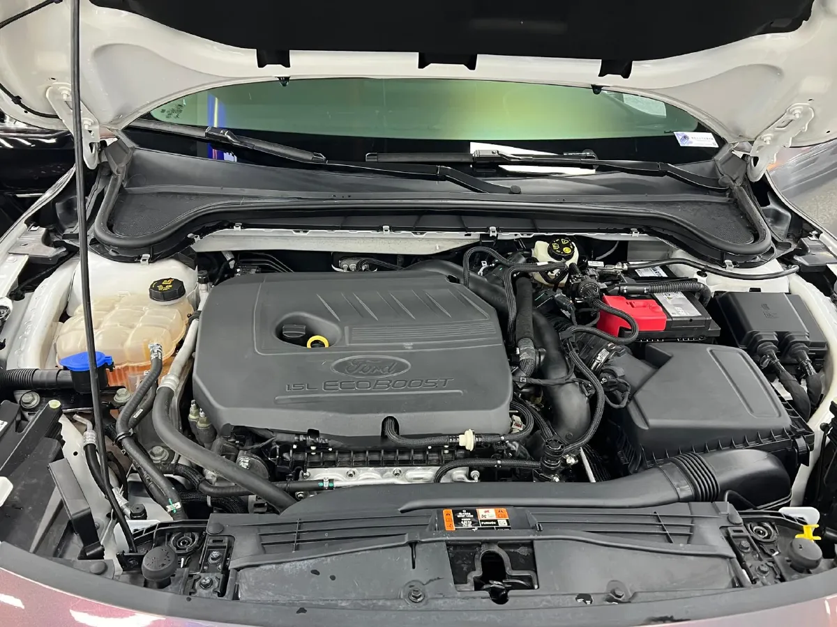 2022 Ford Focus 1.5T 177HP L4 6AT,autocango,china used car exporter,china ev exporter,chinese used car exporter,chinese used ev exporter