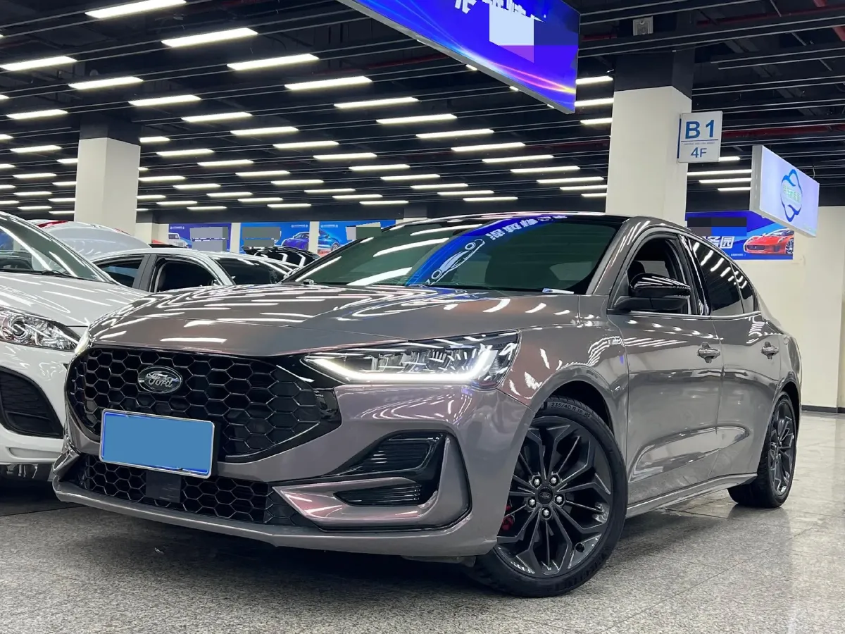 2022 Ford Focus 1.5T 177HP L4 6AT,autocango,china used car exporter,china ev exporter,chinese used car exporter,chinese used ev exporter