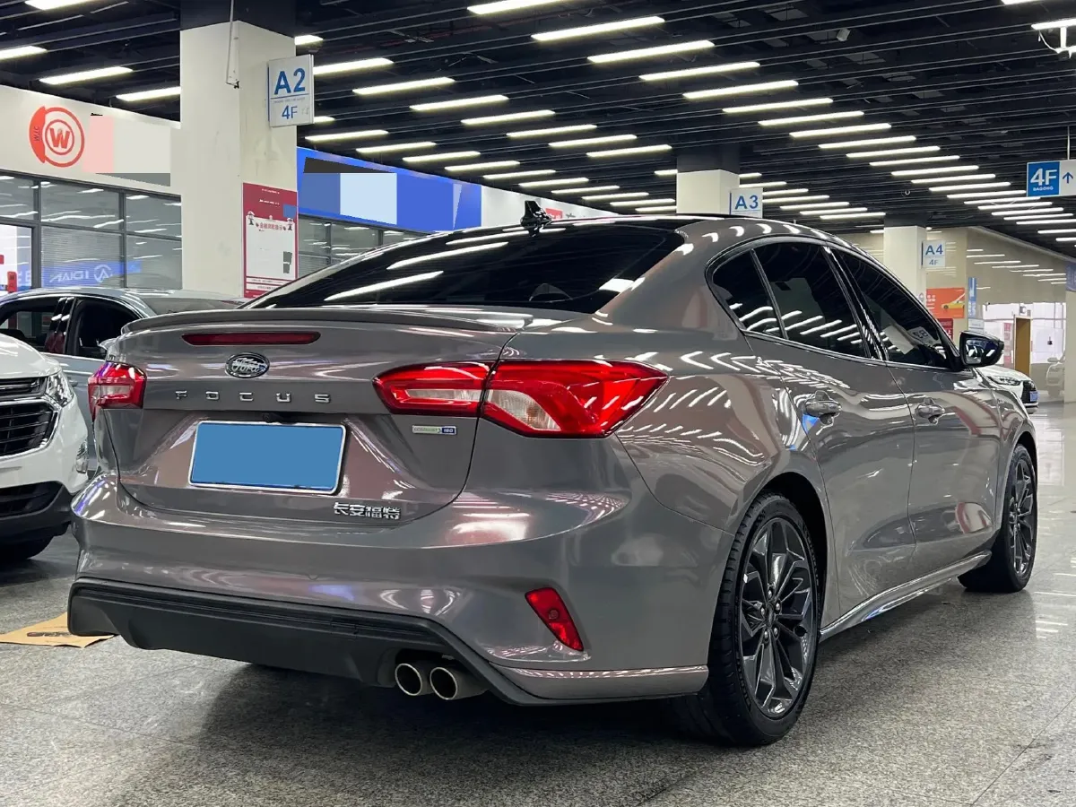 2022 Ford Focus 1.5T 177HP L4 6AT,autocango,china used car exporter,china ev exporter,chinese used car exporter,chinese used ev exporter
