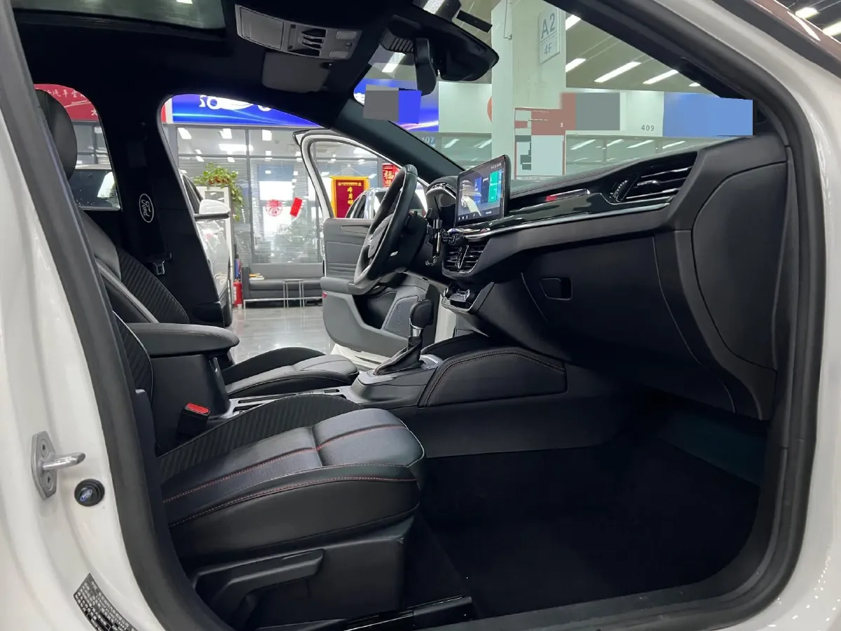 2022 Ford Focus 1.5T 177HP L4 6AT,autocango,china used car exporter,china ev exporter,chinese used car exporter,chinese used ev exporter