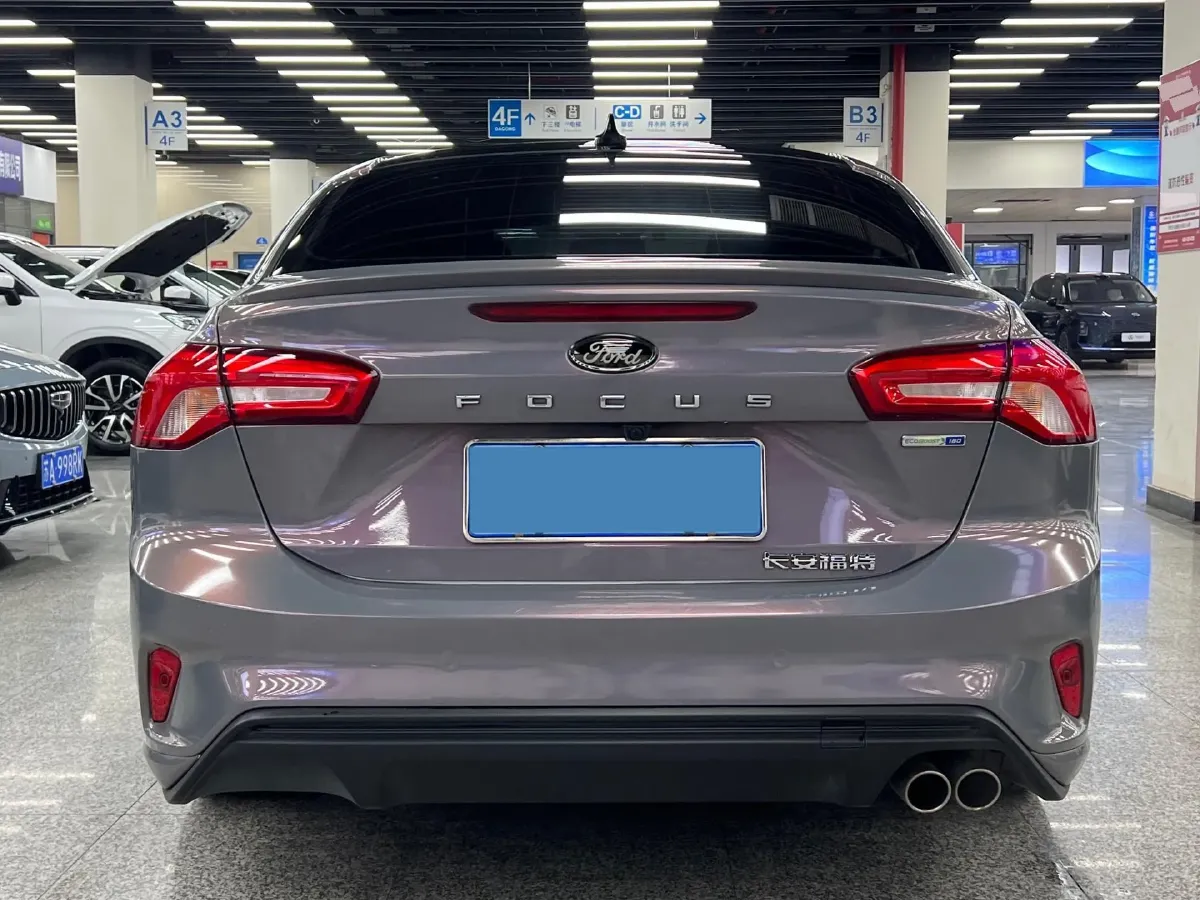 2022 Ford Focus 1.5T 177HP L4 6AT,autocango,china used car exporter,china ev exporter,chinese used car exporter,chinese used ev exporter