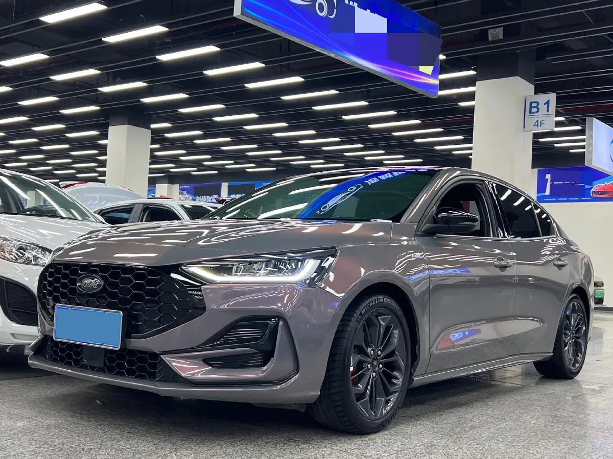 2022 Ford Focus 1.5T 177HP L4 6AT,autocango,china used car exporter,china ev exporter,chinese used car exporter,chinese used ev exporter