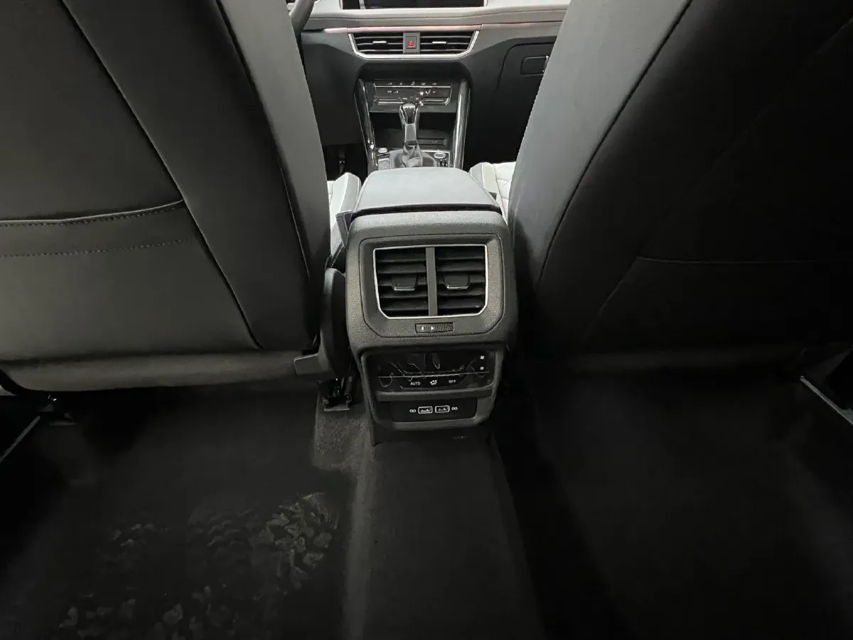 2022 Volkswagen Tayron 1.4T 150HP L4 7DCT,autocango,china used car exporter,china ev exporter,chinese used car exporter,chinese used ev exporter