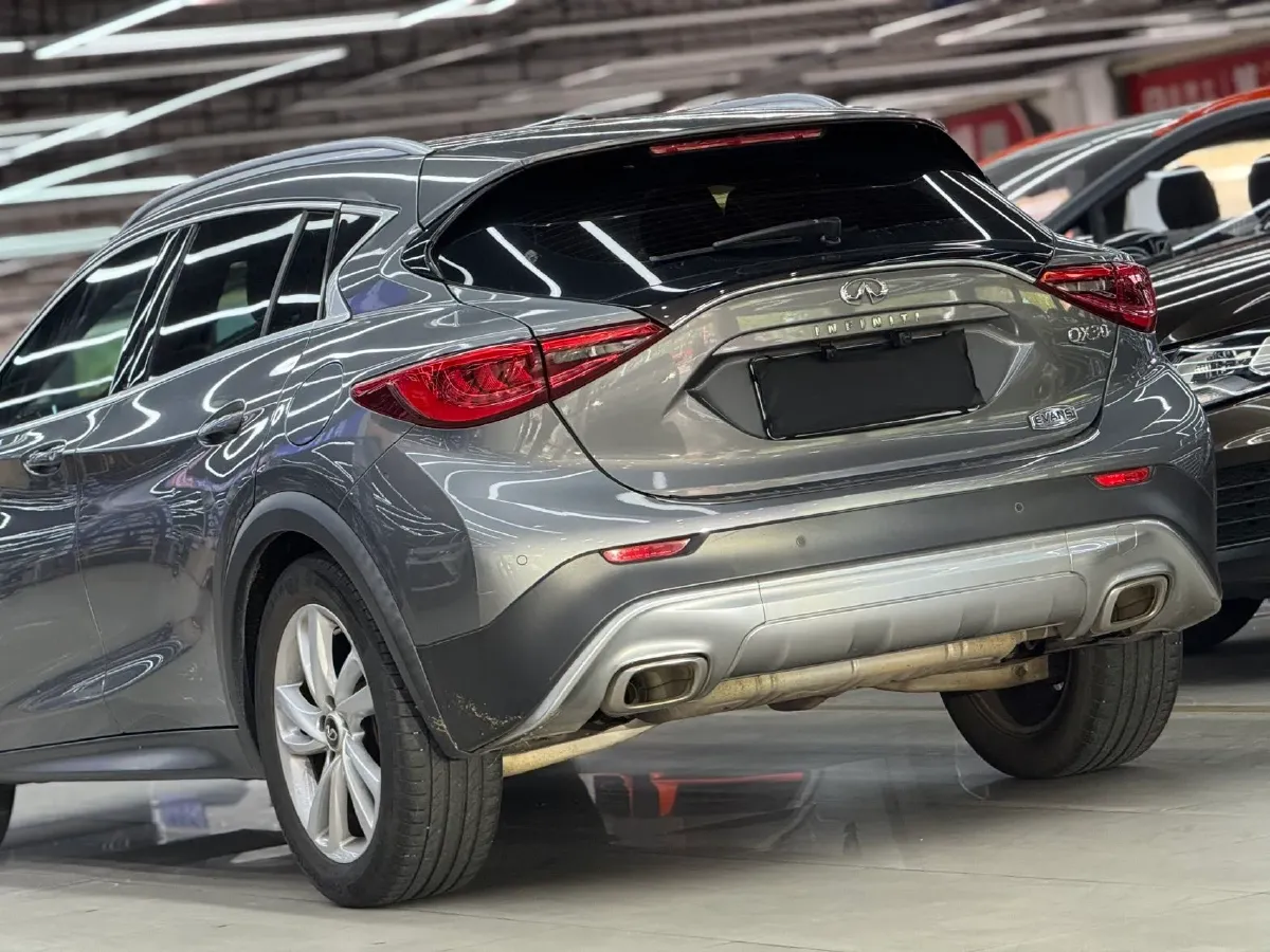 2017 Infiniti QX30 2.0T 211HP L4 7DCT,autocango,china used car exporter,china ev exporter,chinese used car exporter,chinese used ev exporter