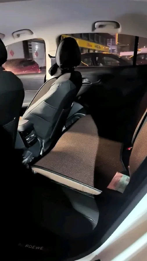 2023 Roewe i5 1.5L 129HP L4 5MT,autocango,china used car exporter,china ev exporter,chinese used car exporter,chinese used ev exporter