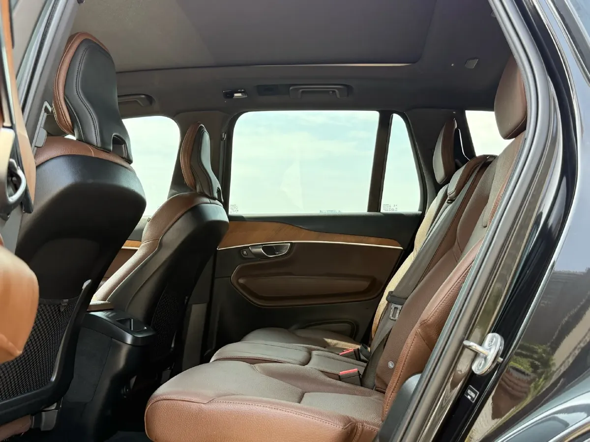 2024 Volvo XC90 2.0T 250HP L4 8AT,autocango,china used car exporter,china ev exporter,chinese used car exporter,chinese used ev exporter