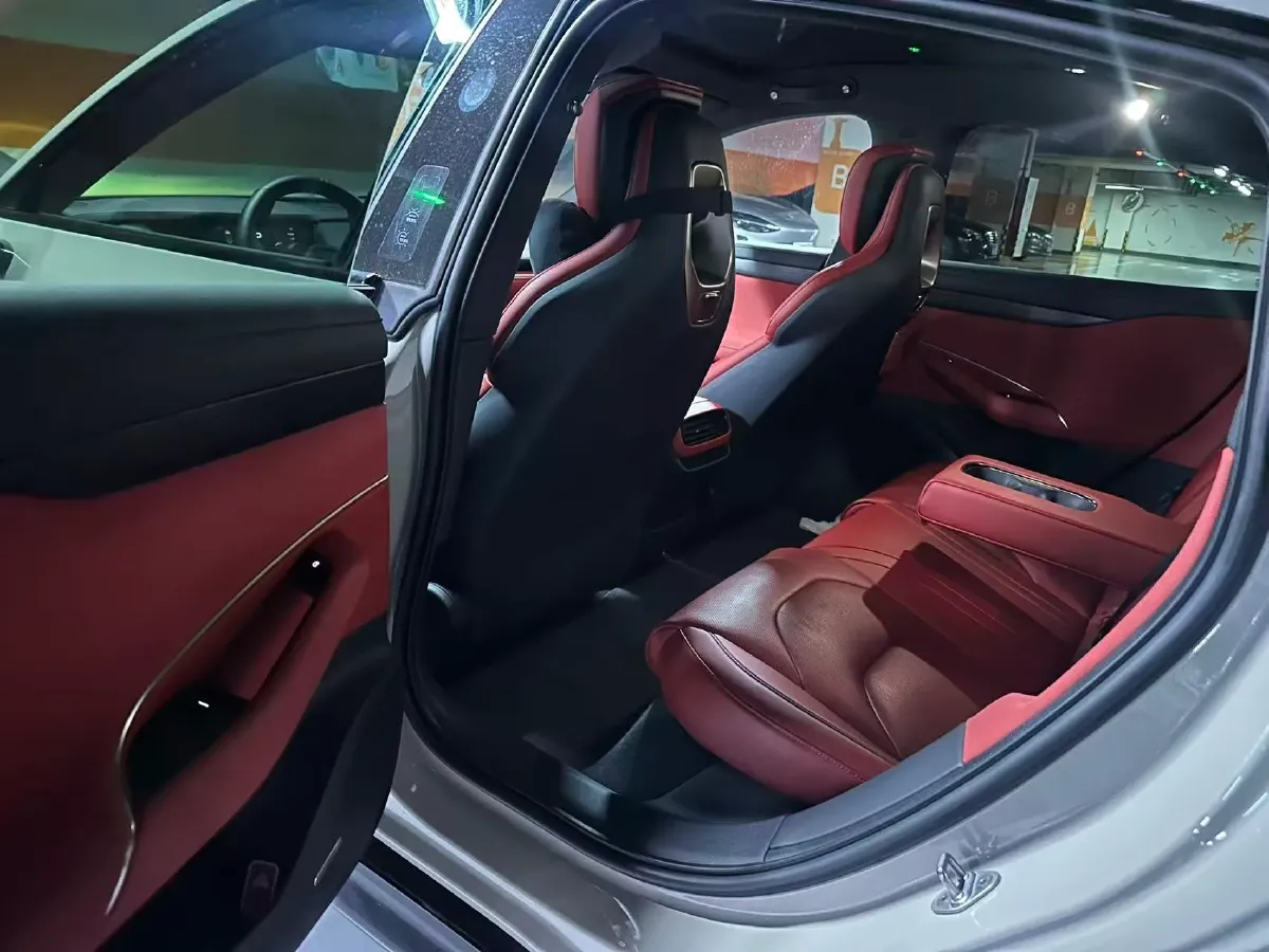 2024 MI SU7 BEV 73.6KWH,autocango,china used car exporter,china ev exporter,chinese used car exporter,chinese used ev exporter