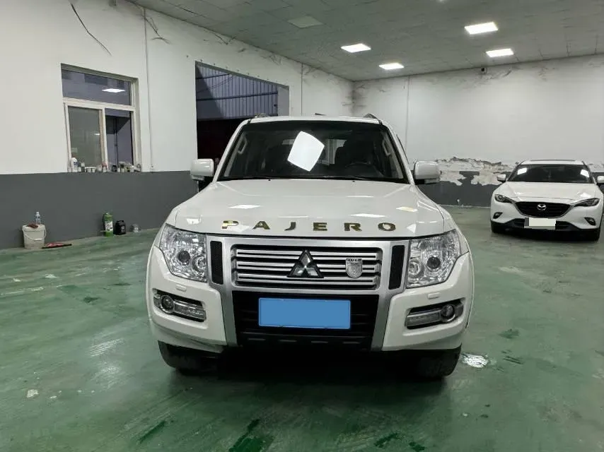 2019 Mitsubishi Pajero 3.0L 174HP V6 5AT,autocango,china used car exporter,china ev exporter,chinese used car exporter,chinese used ev exporter