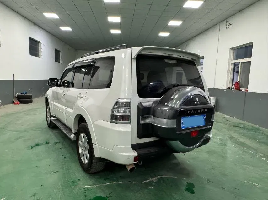2019 Mitsubishi Pajero 3.0L 174HP V6 5AT,autocango,china used car exporter,china ev exporter,chinese used car exporter,chinese used ev exporter
