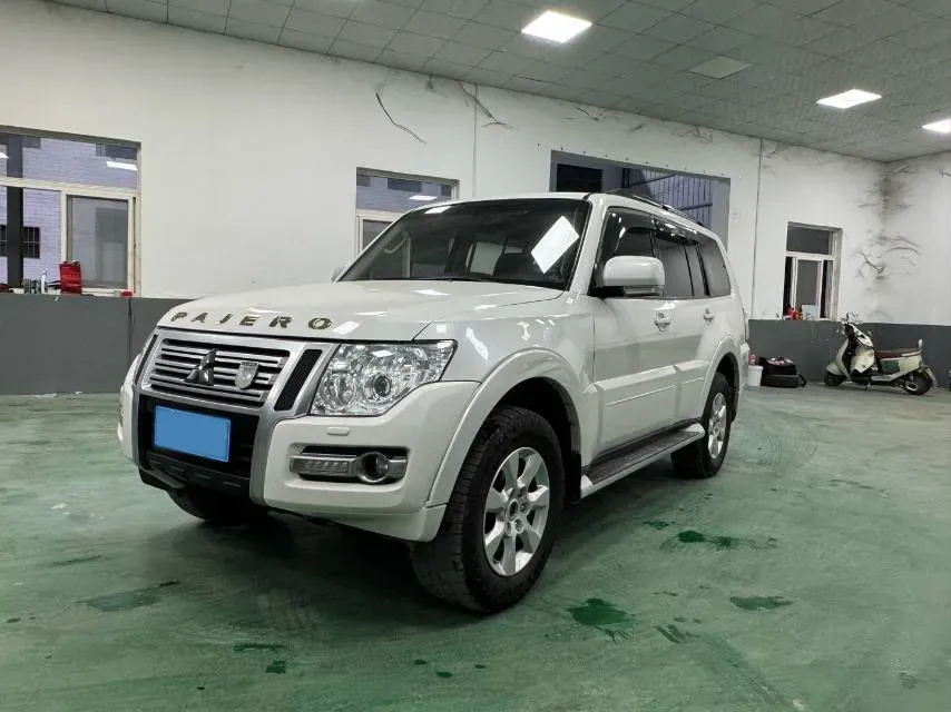 2019 Mitsubishi Pajero 3.0L 174HP V6 5AT,autocango,china used car exporter,china ev exporter,chinese used car exporter,chinese used ev exporter