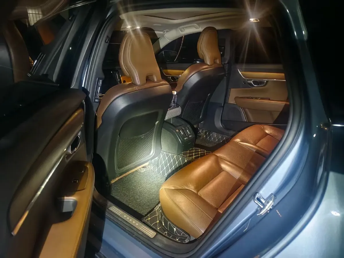 2020 Volvo S90 2.0T 254HP L4 8AT,autocango,china used car exporter,china ev exporter,chinese used car exporter,chinese used ev exporter