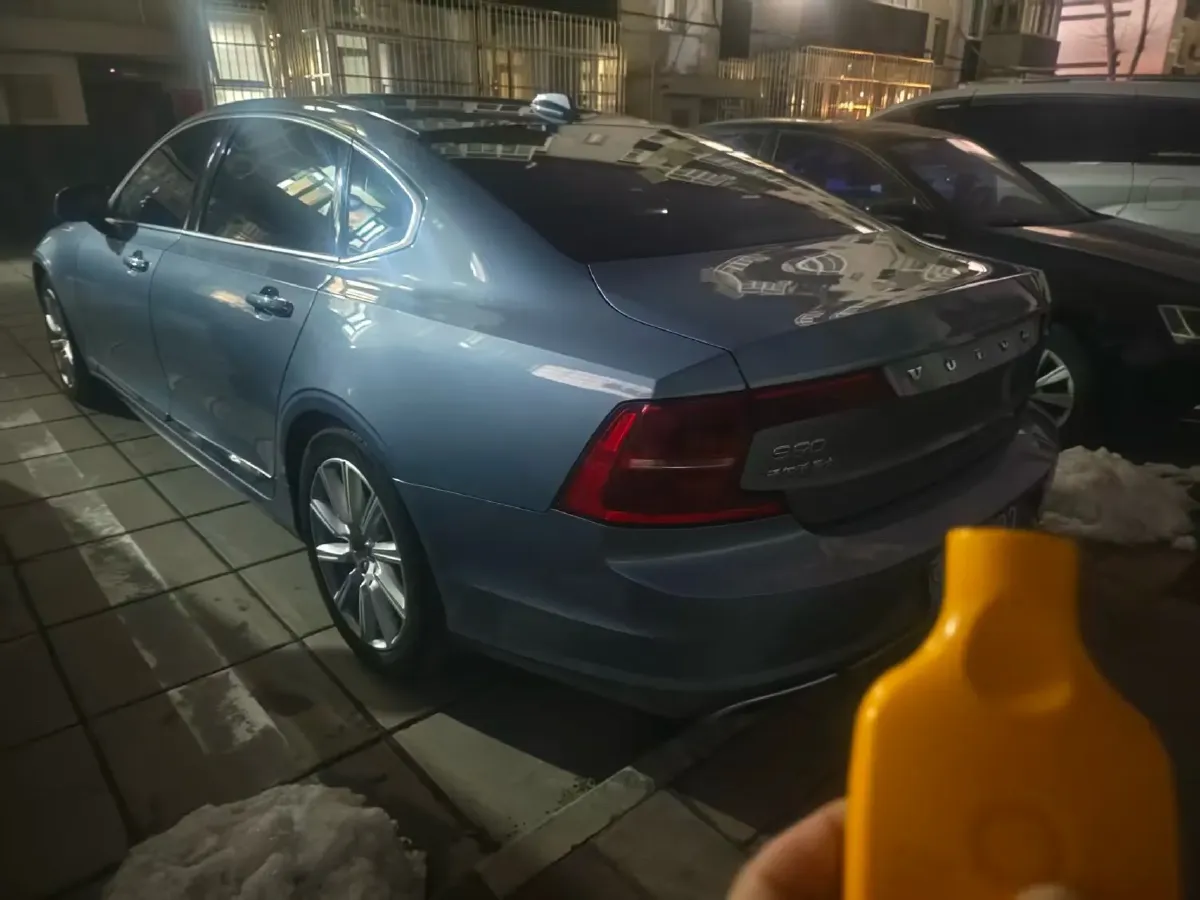 2020 Volvo S90 2.0T 254HP L4 8AT,autocango,china used car exporter,china ev exporter,chinese used car exporter,chinese used ev exporter