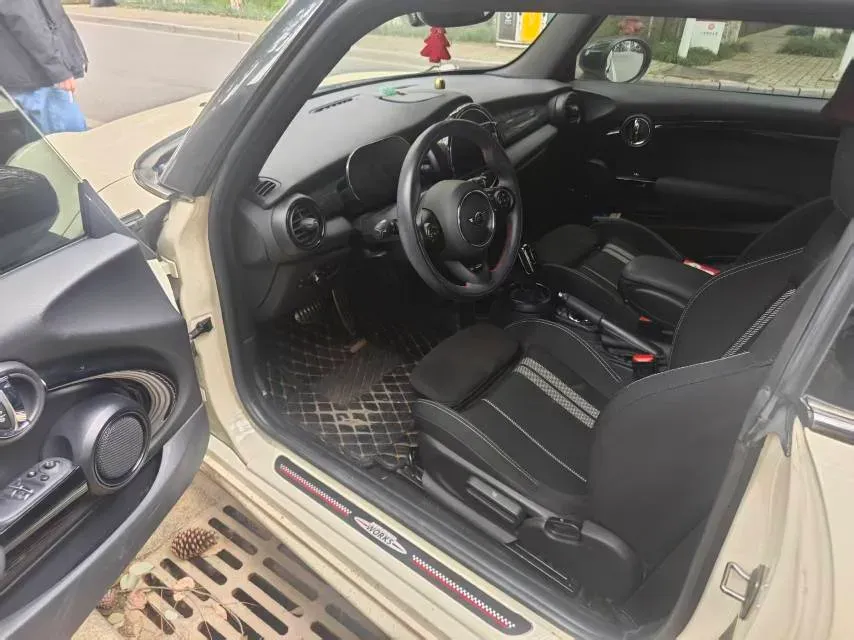 2021 MINI MINI 1.5T 136HP L3 7DCT,autocango,china used car exporter,china ev exporter,chinese used car exporter,chinese used ev exporter