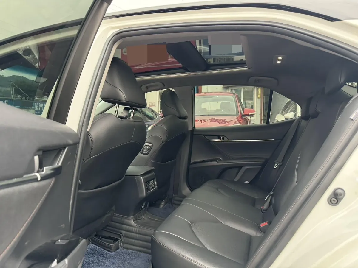 2021 Toyota Camry 2.5L 209HP L4 8AT,autocango,china used car exporter,china ev exporter,chinese used car exporter,chinese used ev exporter