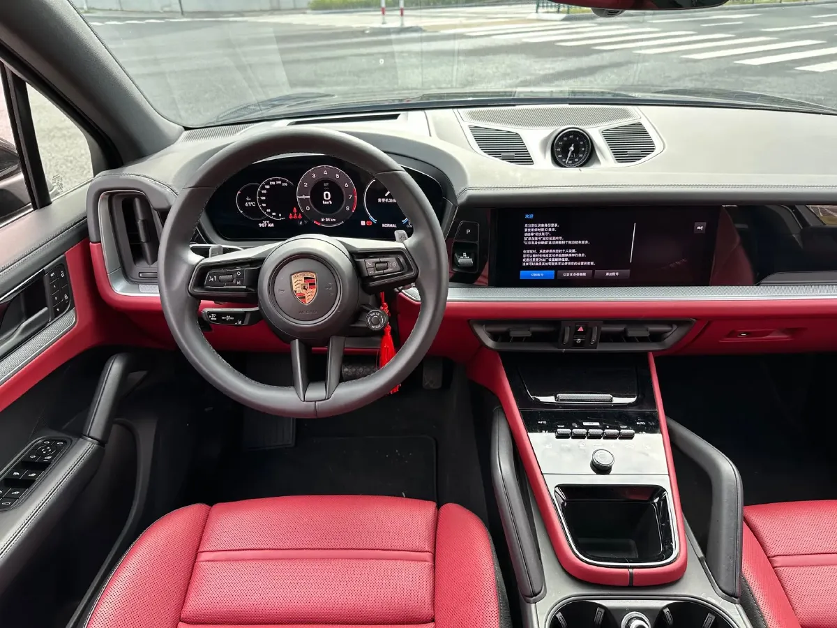 2025 Porsche Cayenne 3.0T 354HP V6 8AT,autocango,china used car exporter,china ev exporter,chinese used car exporter,chinese used ev exporter