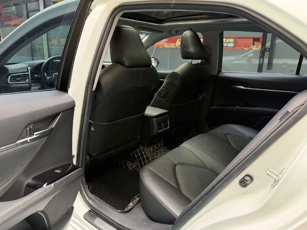 2021 Toyota Camry 2.5L 209HP L4 8AT,autocango,china used car exporter,china ev exporter,chinese used car exporter,chinese used ev exporter